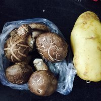 质嫩爽口的土豆炖鸡块做法图解2)