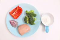 美味的西蓝花鸡肉饼做法图解1)