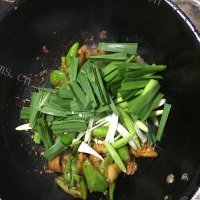 特制甜酱爆炒五花肉做法图解15)