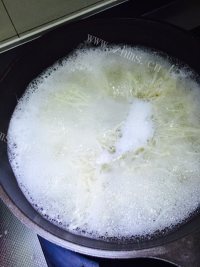 色香味俱全的凉拌金针菇做法图解1)