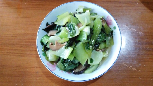 美味的青菜炒香菇
