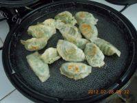 自己做的油煎水饺做法图解8)