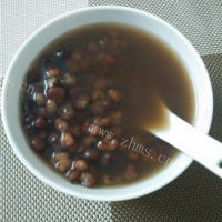 美味佳肴般的红豆薏米汤的做法图解四
