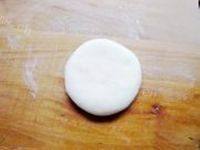 诱人的韭菜猪肉馅饼做法图解10)