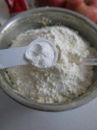 诱人的苹果蛋糕做法图解9)