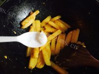 美味的咸蛋黄焗土豆做法图解10)
