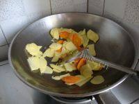 家常菜杏鲍菇炒土豆片做法图解7)