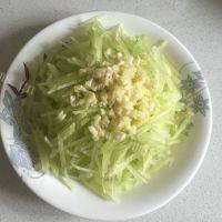家常菜凉拌莴笋做法图解5)