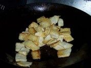家常菜红烧鸡蛋豆腐做法图解6)