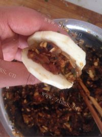 家常草菇烩西兰花做法图解11)