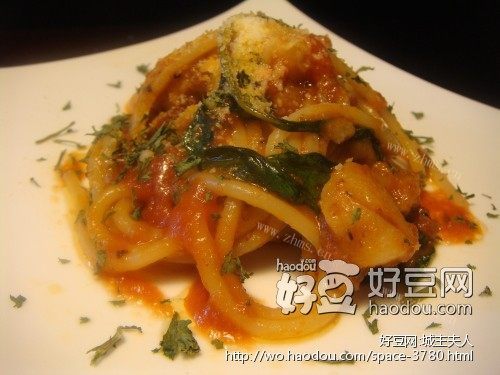 西红柿酱汁义大利面