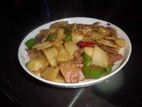 家常菜肉炒土豆片