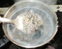 诱人的黑米燕麦粥做法图解5)