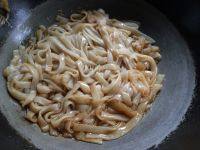 自制湿炒牛河做法图解9)