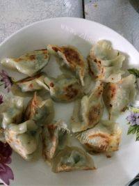 色味俱全的韭菜锅贴