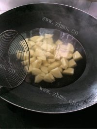 家常菜土豆焖鸭做法图解2)