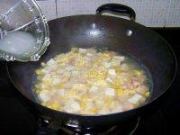美味的鲜虾豆腐汤做法图解10)