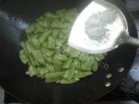 外婆做的炒扁豆做法图解5)