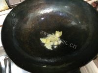美味的丝瓜炒鱿鱼做法图解6)