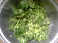 下酒菜香菜拌花生米做法图解3)