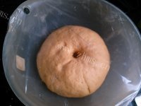 美味的南瓜绣球豆沙包做法图解4)