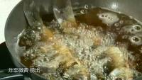 葱酥鱼做法图解4)
