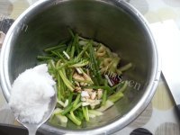 爽口的凉拌西瓜皮做法图解7)