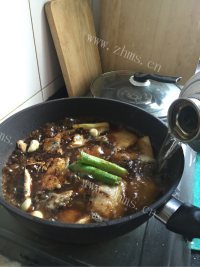 色香味俱全的红烧带鱼做法图解5)