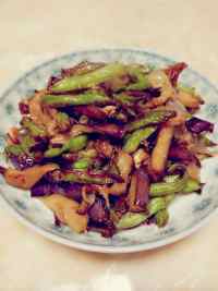 美味的豆角烧茄子做法图解11)