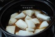 香茅紫苏焖牛犍做法图解4)