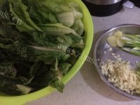 家常菜清炒莴笋叶做法图解1)