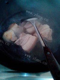 家常菜五花肉炒青椒做法图解2)