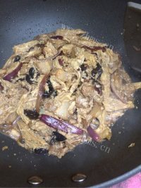 唇齿留香的腐竹炒肉做法图解8)