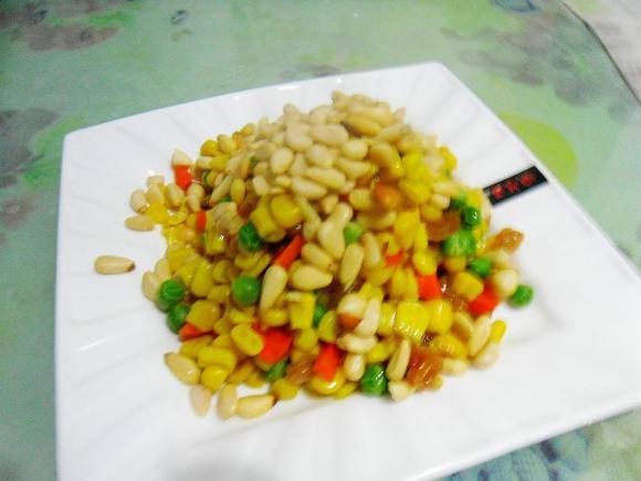健康美食松仁玉米