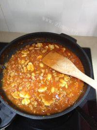 食欲满满的蘑菇肉酱意面做法图解6)