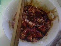 「美味可口」芹菜炒肉做法图解4)