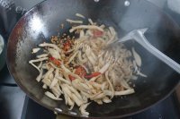 珍馐美味的干煸杏鲍菇做法图解7)