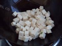 色泽不错的小炒豆腐做法图解4)