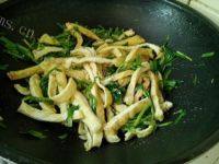 家常菜韭菜炒豆腐干做法图解6)