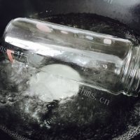 满口清香的柠檬水做法图解4)