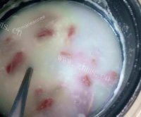 好吸收的香菜瘦肉粥做法图解7)
