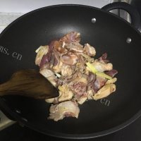 好吃的彩椒微辣子鸡做法图解7)