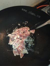家常菜蒜苔炒肉片做法图解7)