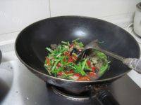 家常菜芹菜木耳炒肉