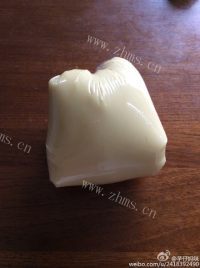 自制广式蛋黄莲蓉月饼做法图解1)