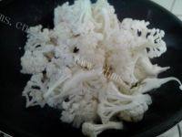 家常菜青椒炒花菜做法图解5)