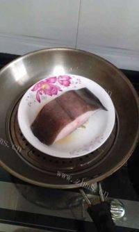 美味的清蒸鸦片鱼做法图解3)