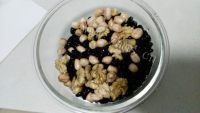 色泽鲜亮的黑豆豆浆做法图解3)