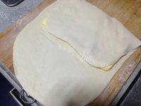 饱满的蝴蝶酥做法图解7)