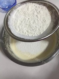 色香味俱全的蒸蛋糕做法图解5)